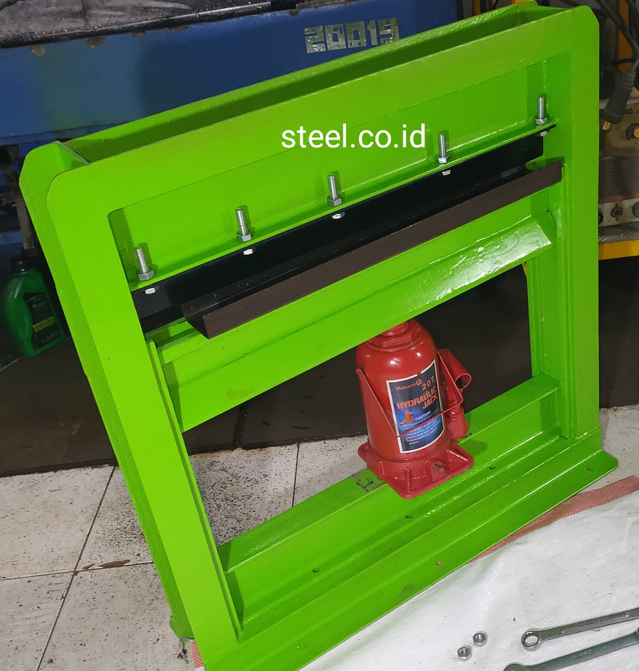 Press Brake adalah Alat Bending atau Tekuk Plat 3mm dengan Hydraulic